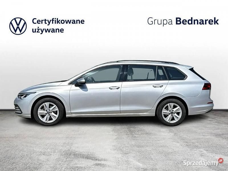 Srebrny Używany 2023 VW Golf VIII Kombi | 95 900 zł (Drogi) - Obraz 1/4