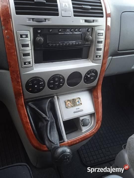 Używany Kia Carnival 2004 Srebrny Minivan