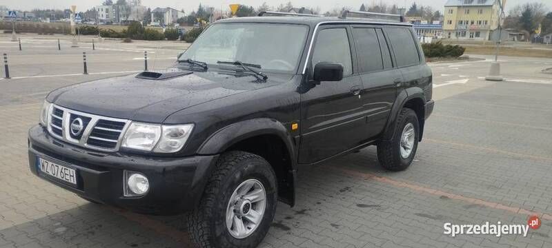 Czarny Używany 2000 Nissan Patrol SUV | 78 000 zł - Obraz 1/4