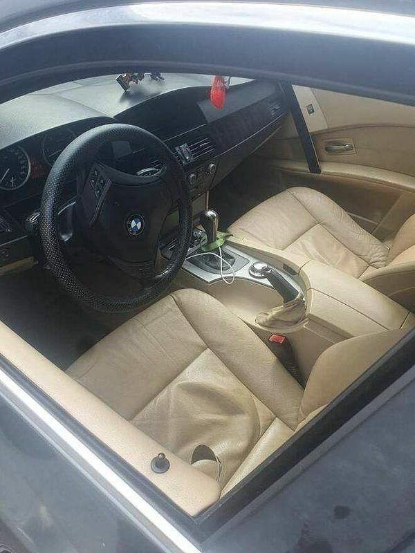 Szary Używany 2004 BMW 525 Sedan/Limuzyna | 18 000 zł (Uczciwa cena) - Obraz 1/4