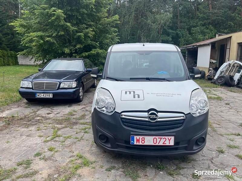 Biały Używany 2016 Opel Combo Minivan | 28 000 zł (Dobra cena) - Obraz 1/4