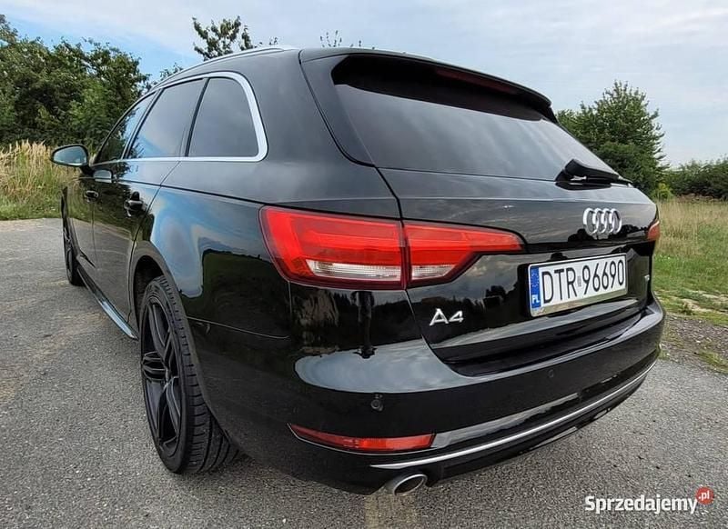 Czarny Używany 2018 Audi A4 Comfort Sedan/Limuzyna | 58 000 zł (Dobra cena) - Obraz 1/3