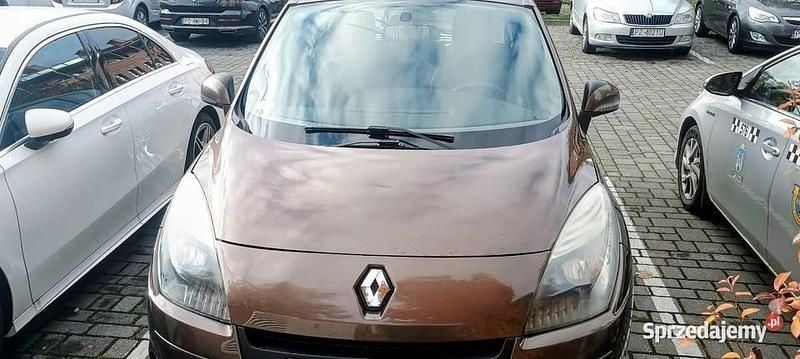 Brązowy Używany 2011 Renault Mégane III Sedan/Limuzyna | 13 500 zł (Uczciwa cena) - Obraz 1/4