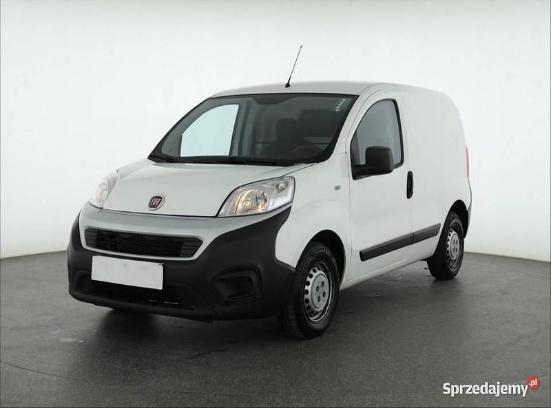 Używany Fiat Fiorino 2018 Biały Minivan