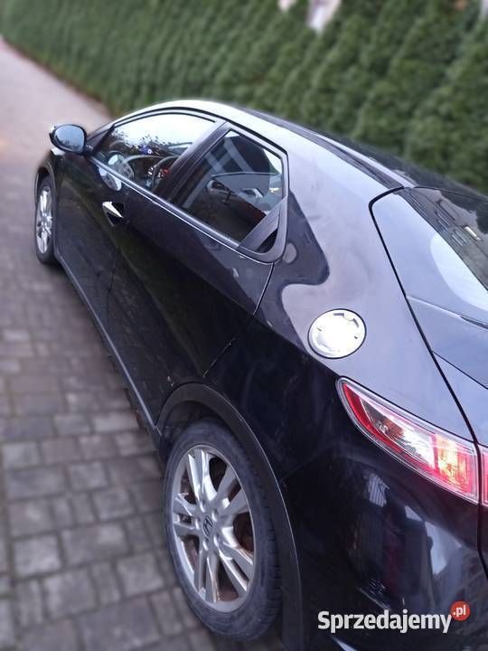 Czarny Używany 2009 Honda Civic Hatchback | 19 000 zł (Uczciwa cena) - Obraz 1/4