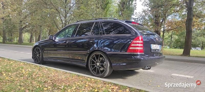 Używany Mercedes C32 AMG AMG 2001 Fioletowy Kombi