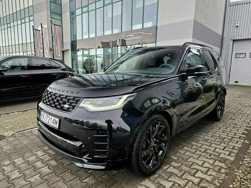 Używany Land Rover Discovery 5 SE Dynamic 250 KM (183 kW) 2025 Czarny (metalik) SUV