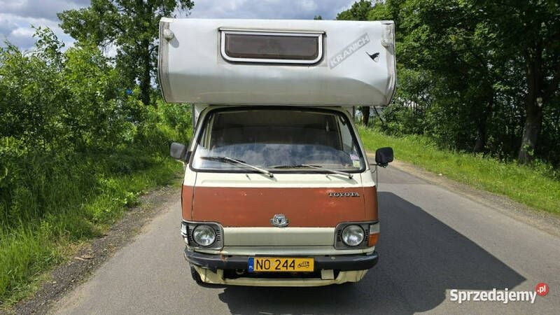 Biały Używany 1980 Toyota HiAce Minivan | 13 900 zł - Obraz 1/4
