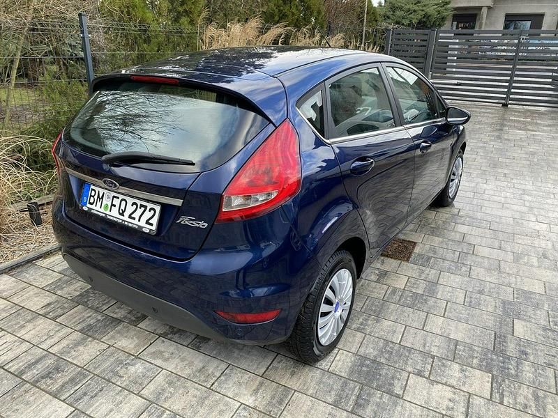 Używany Ford Fiesta 97 KM (71 kW) 2010 Niebieski Hatchback