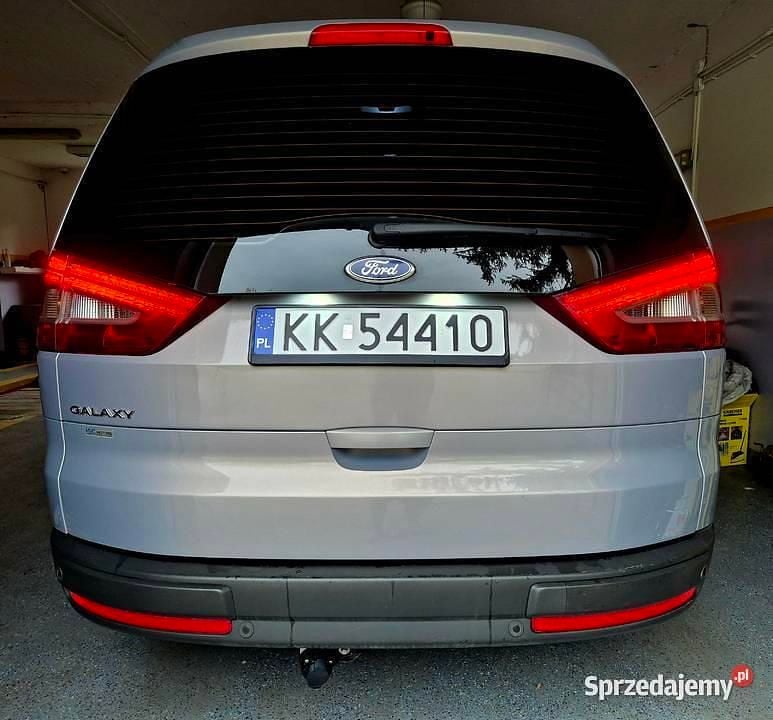 Używany Ford Galaxy Titanium 2014 Srebrny Minivan