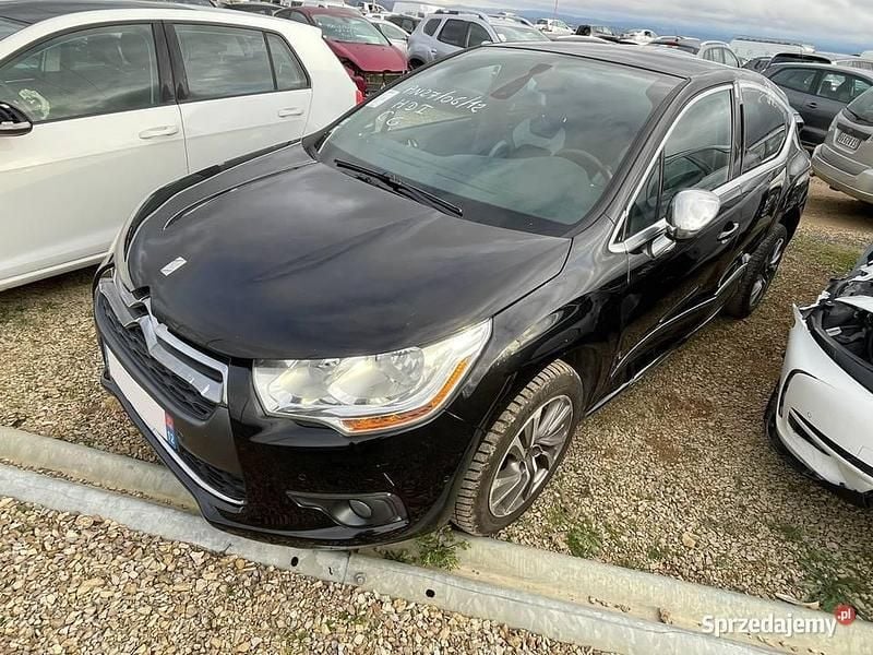 Czarny Używany 2012 DS Automobiles DS4 Hatchback | 14 200 zł - Obraz 1/4