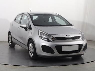 Używany Kia Rio 109 KM (80 kW) 2014 Srebrny Hatchback