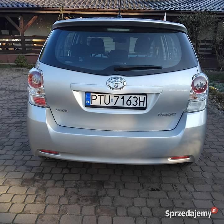 Używany Toyota Verso 126 KM (92 kW) 2009 Srebrny Minivan