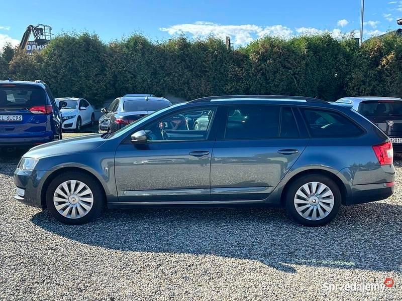 Szary Używany 2016 Skoda Octavia Kombi | 37 990 zł (Uczciwa cena) - Obraz 1/4