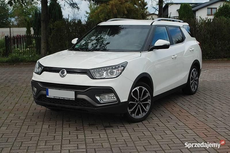 Biały Używany 2016 Ssangyong XLV SUV | 38 900 zł - Obraz 1/4