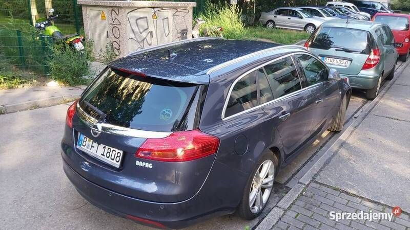 Grafitowy Używany 2011 Opel Insignia Kombi | 13 000 zł - Obraz 1/4
