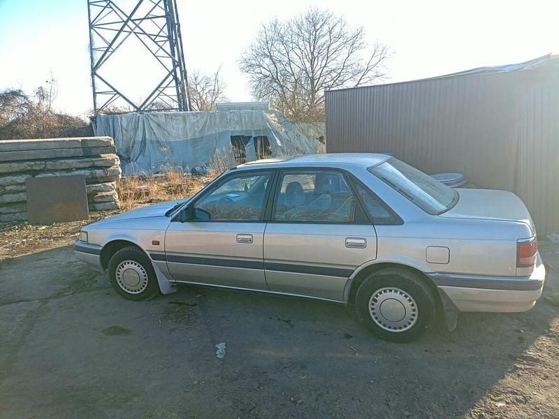 Używany Mazda 626 1992 Srebrny Sedan/Limuzyna