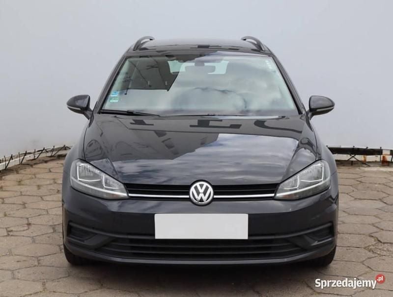 Szary Używany 2018 VW Golf VII Kombi | 34 999 zł (Uczciwa cena) - Obraz 1/4