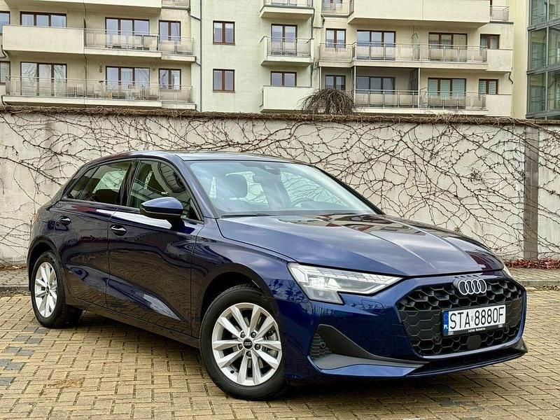 Używany Audi A3 150 KM (110 kW) 2024 Niebieski Hatchback