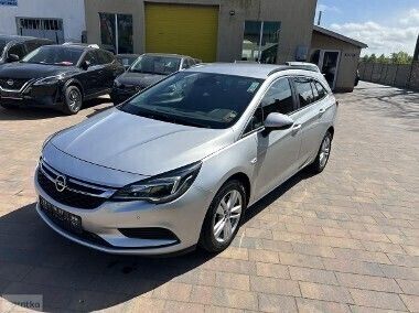 Srebrny Używany 2018 Opel Astra Sport Sedan/Limuzyna | 42 999 zł (Uczciwa cena) - Obraz 1/4