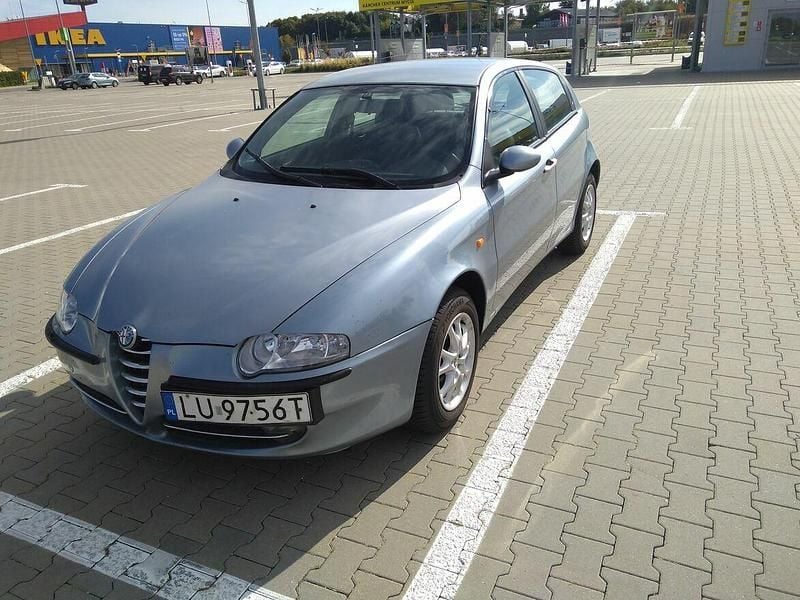 Niebieski Używany 2004 Alfa Romeo 147 Hatchback | 4300 zł (Uczciwa cena) - Obraz 1/4