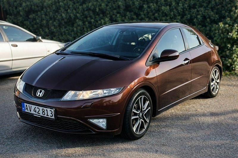 Używany Honda Civic 141 KM (103 kW) 2011 Brązowy (metalik) Sedan/Limuzyna