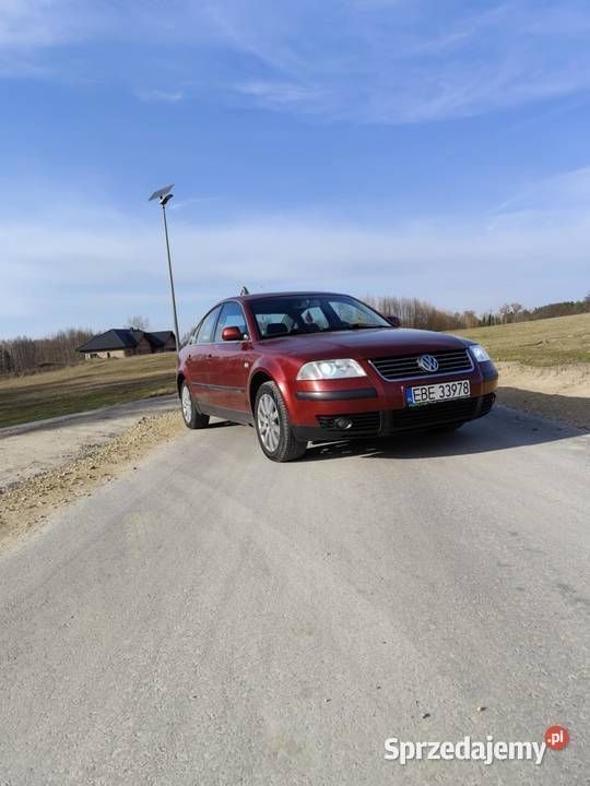 Bordowy Używany 2001 VW Passat Sedan/Limuzyna | 10 900 zł - Obraz 1/4