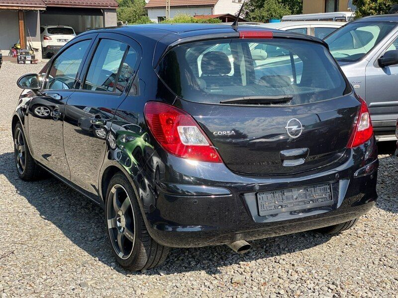 Używany Opel Corsa 86 KM (63 kW) 2010 Czarny Hatchback