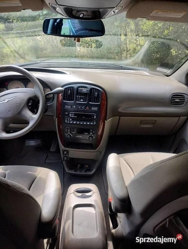 Używany 2004 Chrysler Voyager Minivan | 10 900 zł - Obraz 1/4