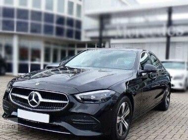 Czarny Używany 2022 Mercedes A180 Sedan/Limuzyna | 194 120 zł - Obraz 1/4
