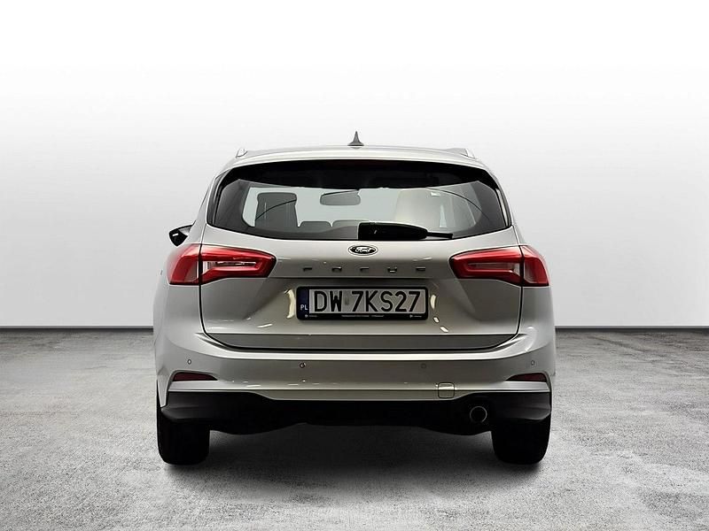 Używany Ford Focus Trend 120 KM (88 kW) 2020 Srebrny Kombi
