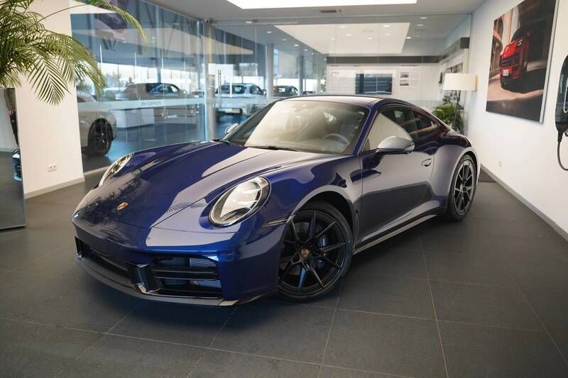 Gentian blue metallic Nowe 2024 Porsche 911 Carrera T | 857 045 zł - Obraz 1/4