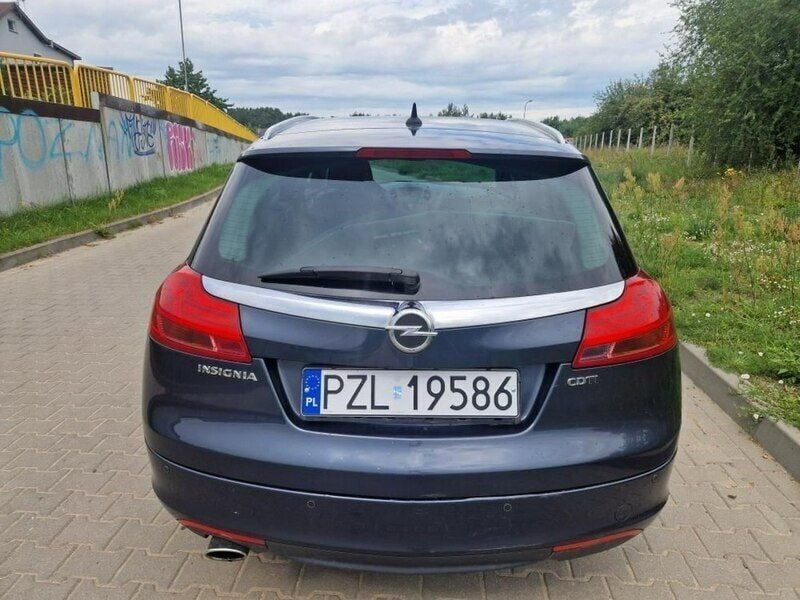 Używany Opel Insignia 160 KM (117 kW) 2010 Szary (metalik) Kombi