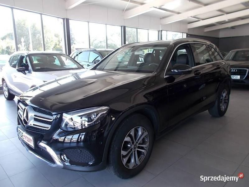 Czarny Używany 2019 Mercedes GLC220 SUV | 146 700 zł (Uczciwa cena) - Obraz 1/4