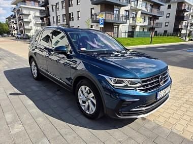 Zielony Używany 2020 VW Tiguan Elegance SUV | 99 900 zł (Dobra cena) - Obraz 1/4