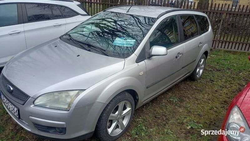 Używany Ford Focus 2005 Srebrny Sedan/Limuzyna
