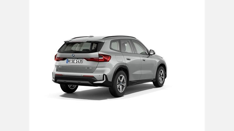 Używany BMW X1 Comfort Edition 136 KM (100 kW) 2024 Srebrny space metalizowany SUV