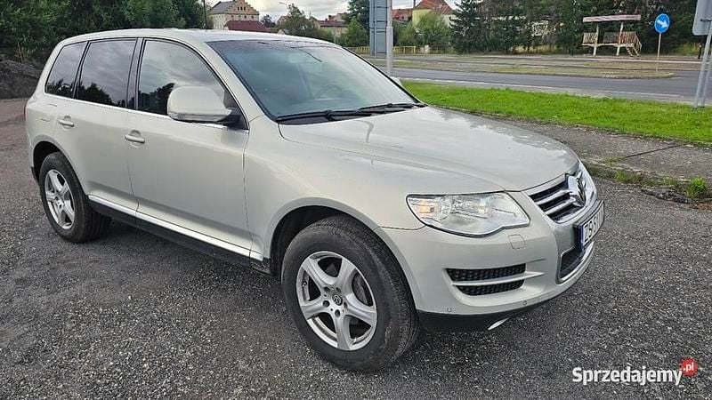 Srebrny Używany 2007 VW Touareg SUV | 25 000 zł (Uczciwa cena) - Obraz 1/4