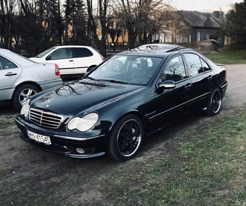 Używany Mercedes C32 AMG AMG 2001 Inny kolor Sedan/Limuzyna