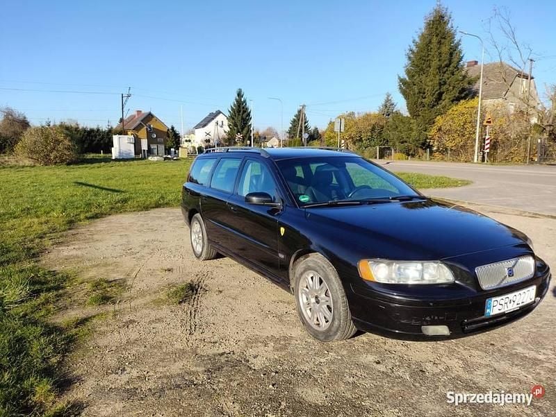 Czarny Używany 2005 Volvo V70 Momentum Kombi | 9900 zł (Uczciwa cena) - Obraz 1/4