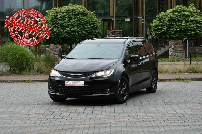 Czarny (metalik) Używany 2019 Chrysler Pacifica Touring SUV | 88 900 zł (Uczciwa cena) - Obraz 1/4