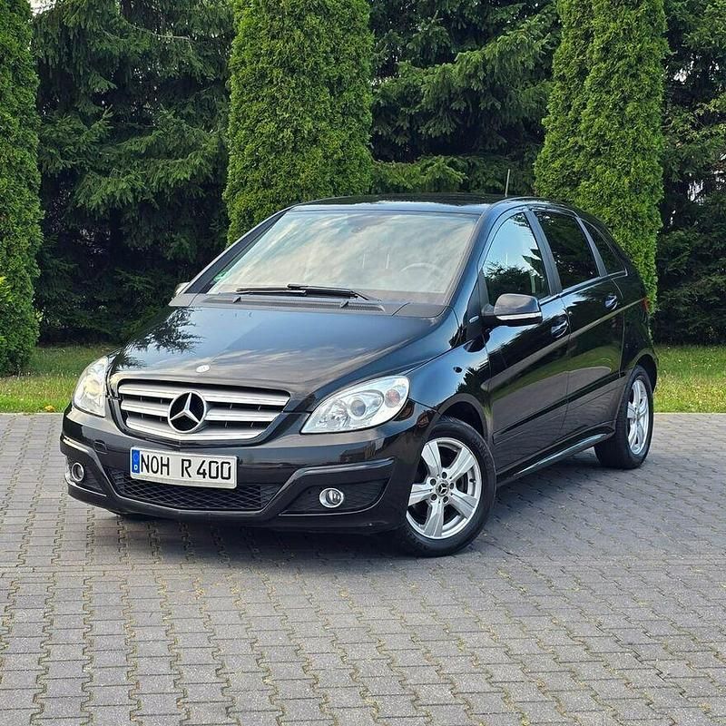 Używany Mercedes A180 Sport Edition 2010 Czarny Minivan