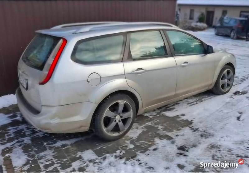 Używany Ford Focus 2008 Srebrny Kombi