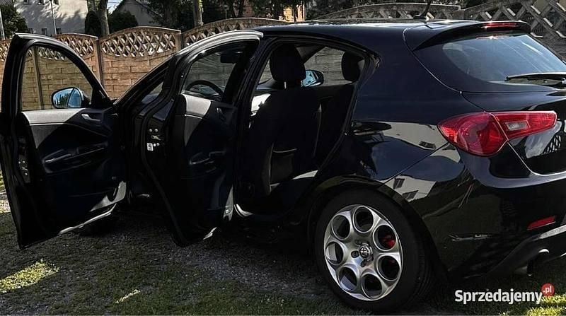 Czarny Używany 2010 Alfa Romeo Giulietta Hatchback | 22 900 zł (Uczciwa cena) - Obraz 1/4