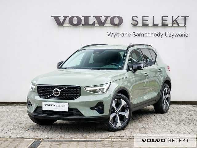 Zielony Używany 2024 Volvo XC40 SUV | 179 900 zł (Dość drogi) - Obraz 1/3