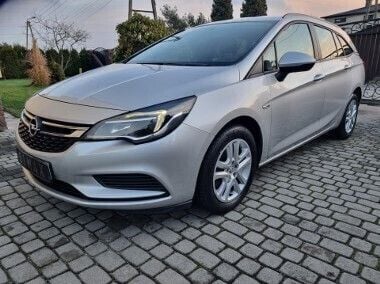 Srebrny Używany 2019 Opel Astra Kombi | 30 900 zł (Dobra cena) - Obraz 1/4