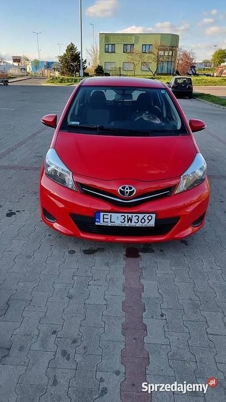 Czerwony Używany 2014 Toyota Yaris Hatchback | 29 900 zł (Uczciwa cena) - Obraz 1/4