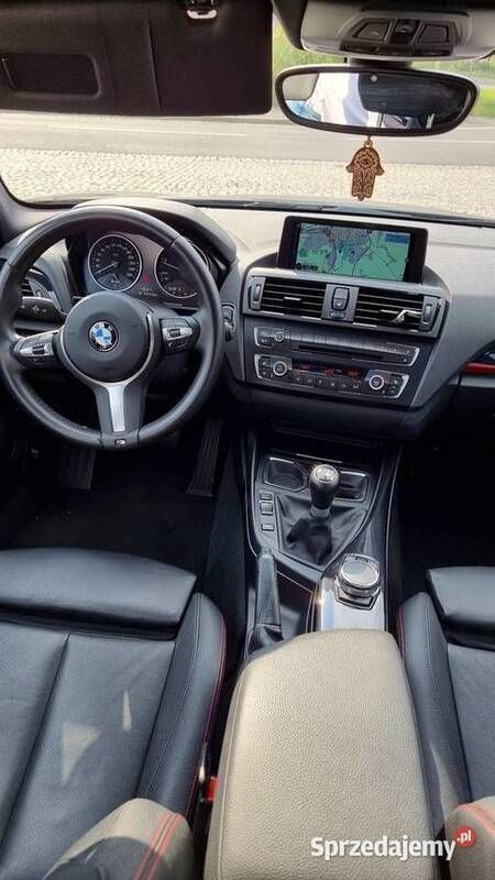 Używany BMW 118 Sport Line 2015 Czarny Hatchback