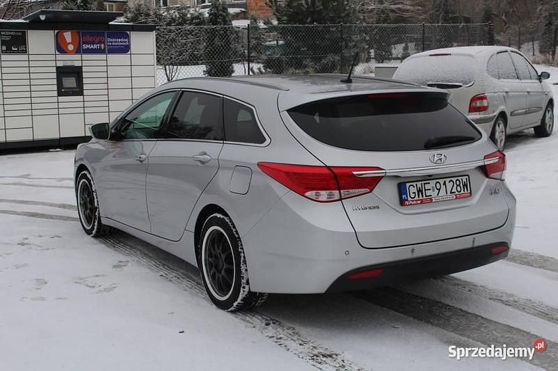 Używany Hyundai i40 135 KM (99 kW) 2012 Srebrny Kombi