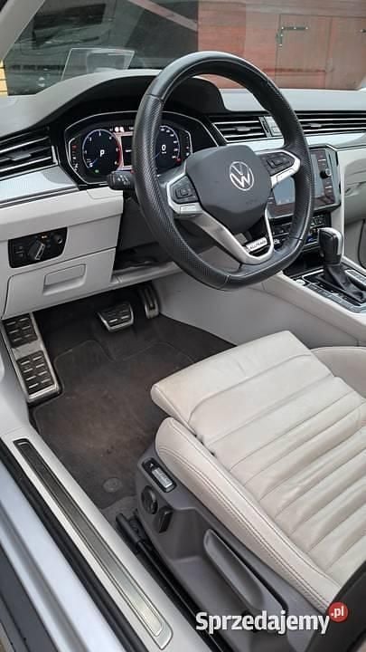 Szary Używany 2021 VW Passat Kombi | 109 000 zł (Drogi) - Obraz 1/4